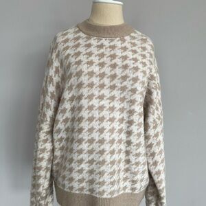 Abercrombie & Fitch Houndstooth Patterned Beige Sweater